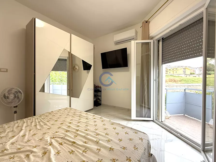 Immagine 11 di Trilocale in vendita  in via della resistenza a Catanzaro