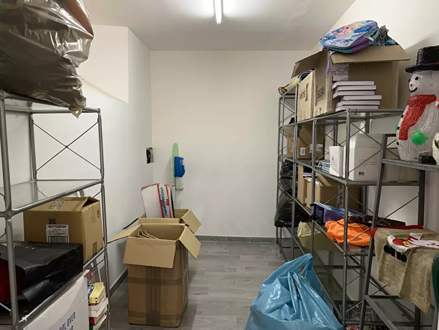 Immagine 3 di Magazzino in vendita  a Catanzaro