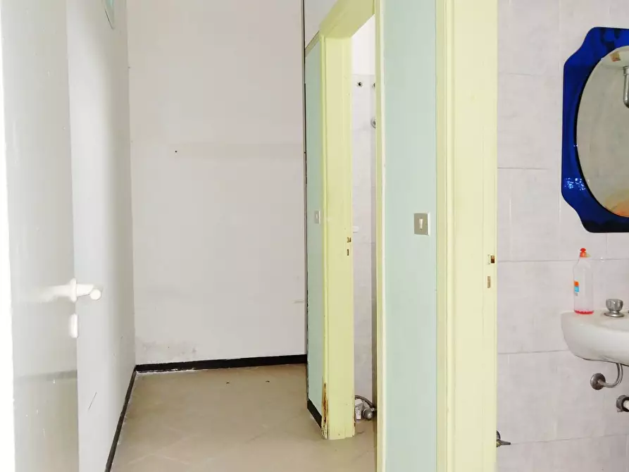 Immagine 5 di Magazzino in affitto  a Catanzaro