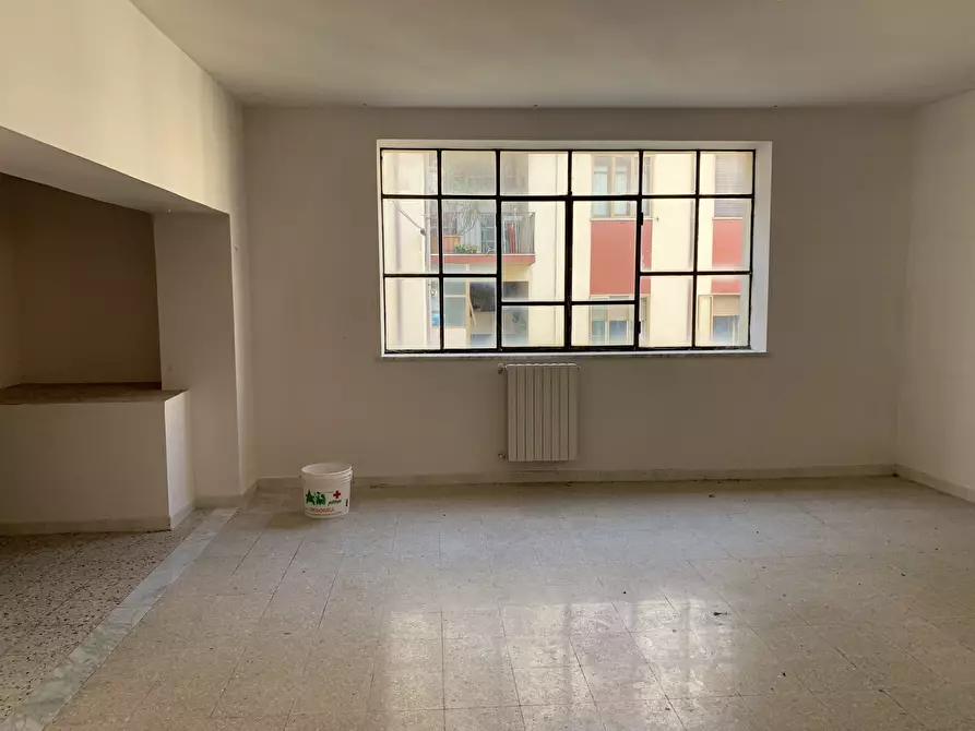 Immagine 16 di Magazzino in vendita  a Catanzaro