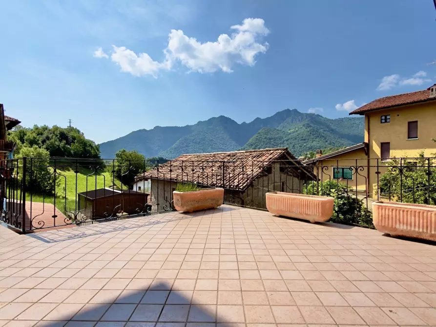 Immagine 1 di Porzione di casa in vendita  in Via per Noffo 29 a Pertica Alta
