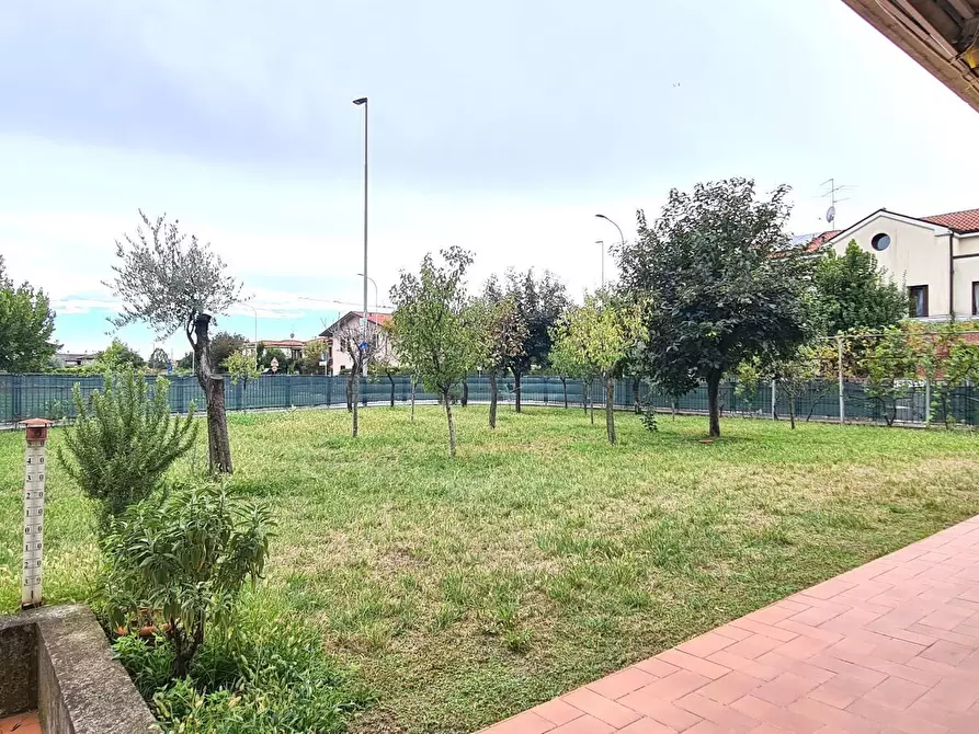 Immagine 4 di Trilocale in vendita  in Via Giuseppe di Vittorio 49 a Borgosatollo