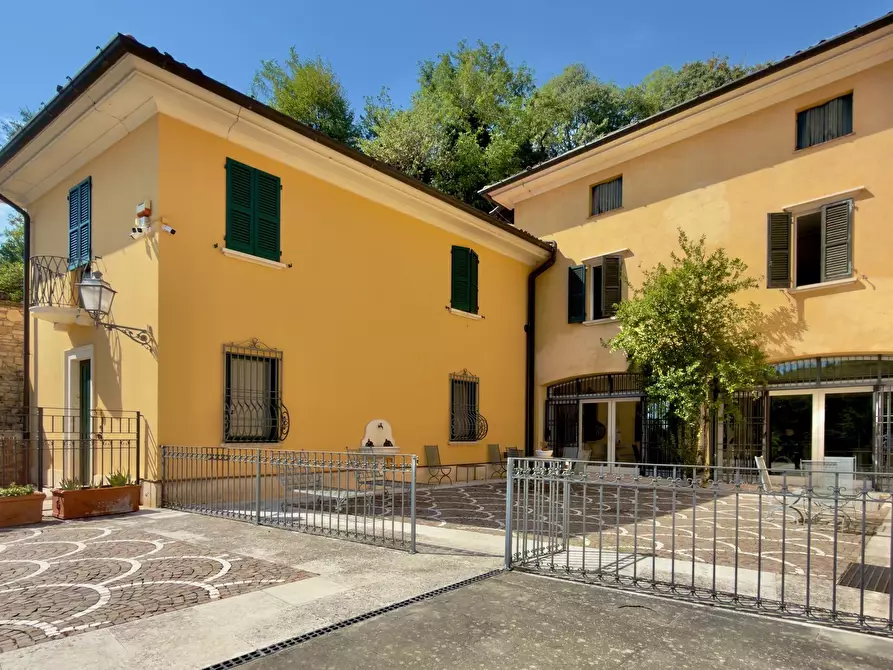 Immagine 2 di Pentalocale in vendita  in Via Sera 37 a Brescia