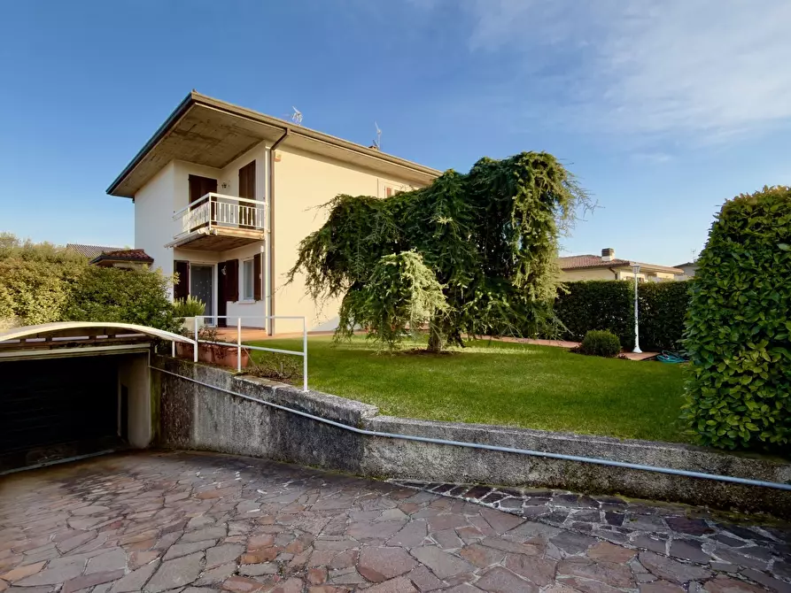Immagine 3 di Casa bifamiliare in vendita  in Via Benaco a Puegnago Sul Garda