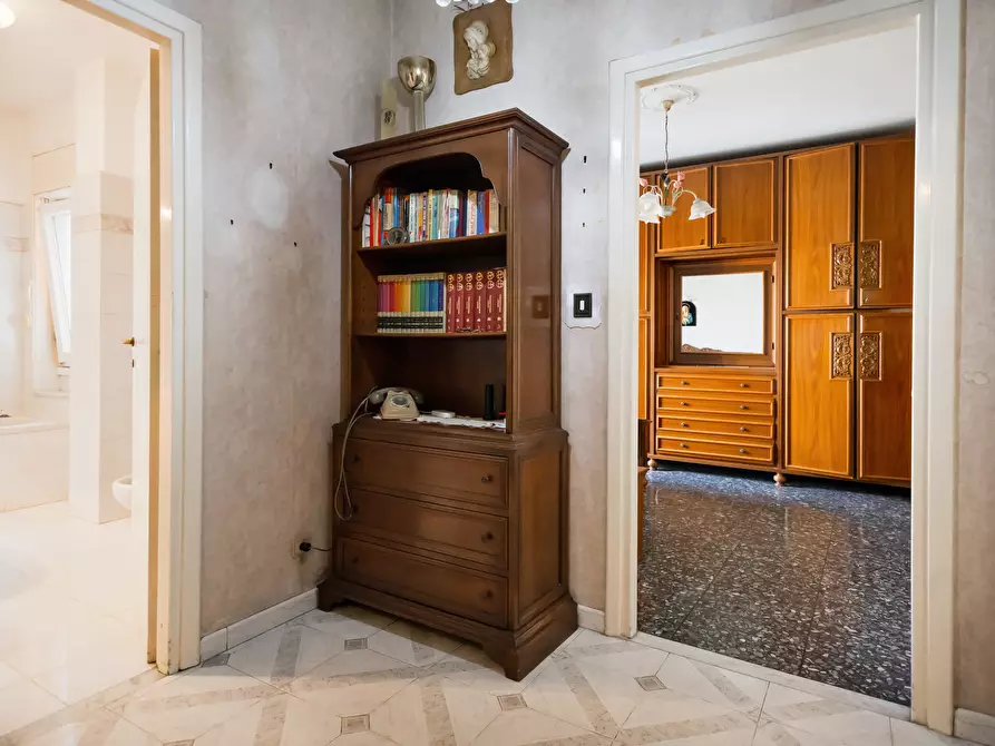 Immagine 12 di Bilocale in vendita  in Via Tiburtina 602 a Roma