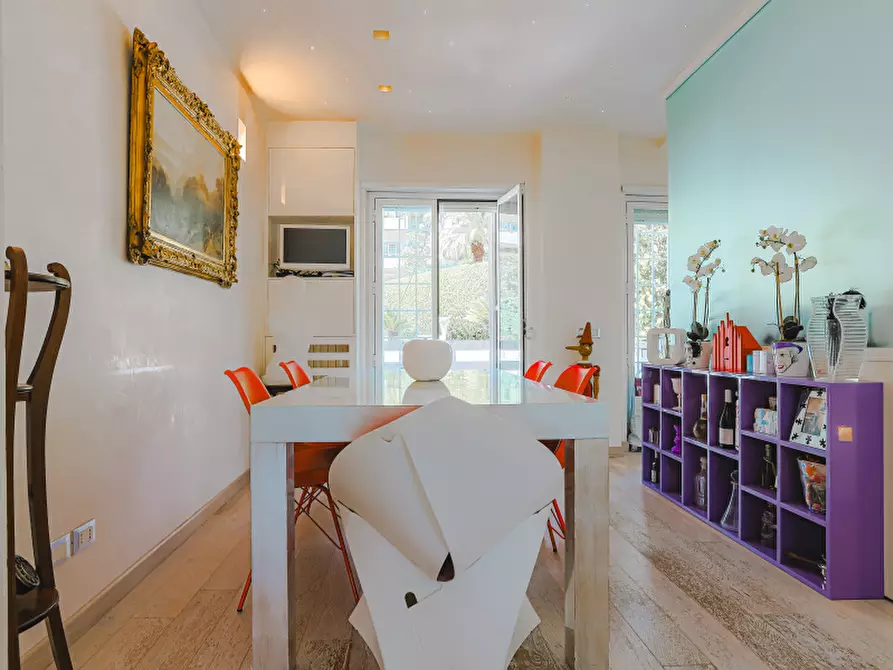 Immagine 22 di Pentalocale in vendita  in Via Misurina a Roma