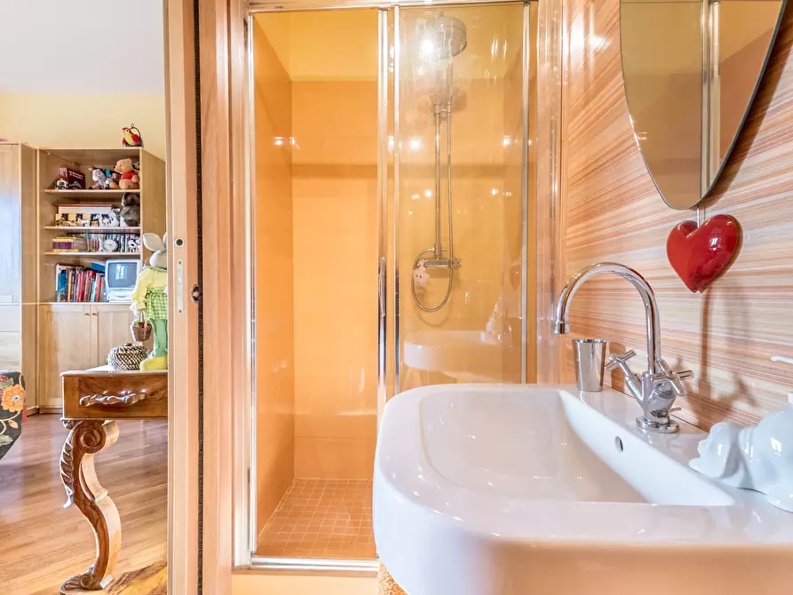 Immagine 22 di Trilocale in vendita  in Viale Capitan Casella 34 a Roma