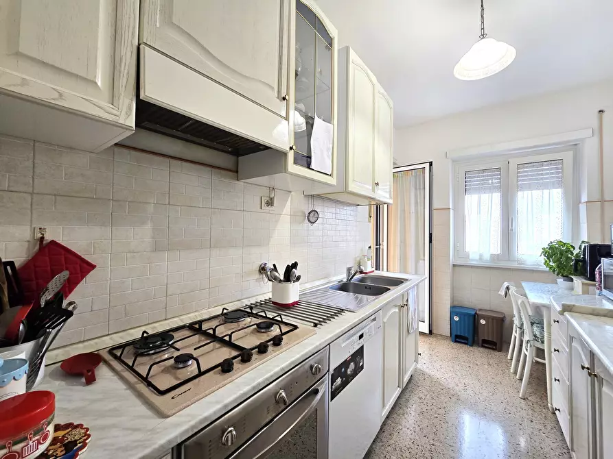 Immagine 21 di Quadrilocale in vendita  in Viale dei Romanisti 127 a Roma