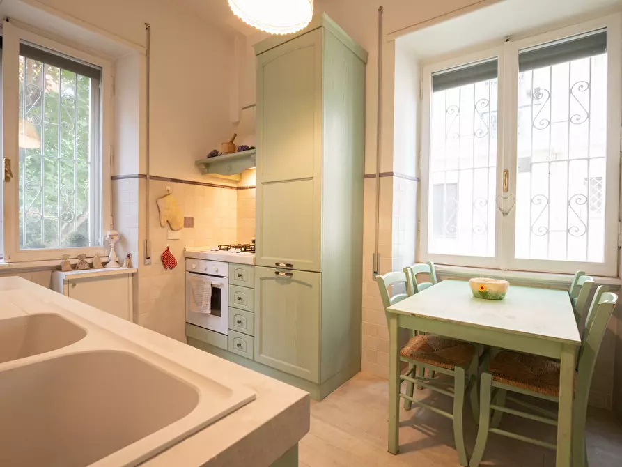 Immagine 25 di Pentalocale in vendita  in Via Nerola 16 a Roma