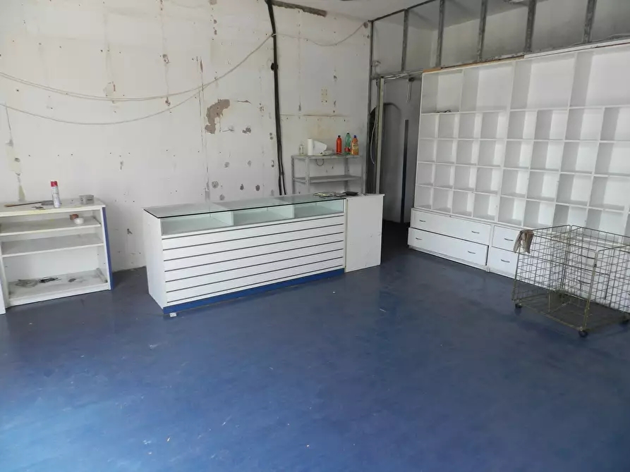 Immagine 9 di Locale commerciale in affitto  in Via Portuense 544 a Roma