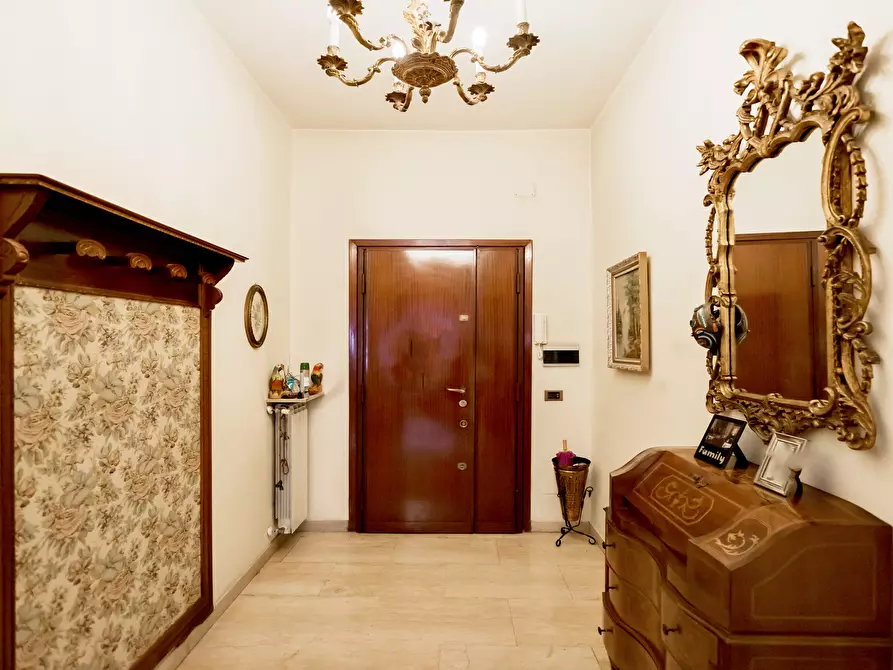 Immagine 3 di Trilocale in vendita  in Viale dei Consoli 27 a Roma