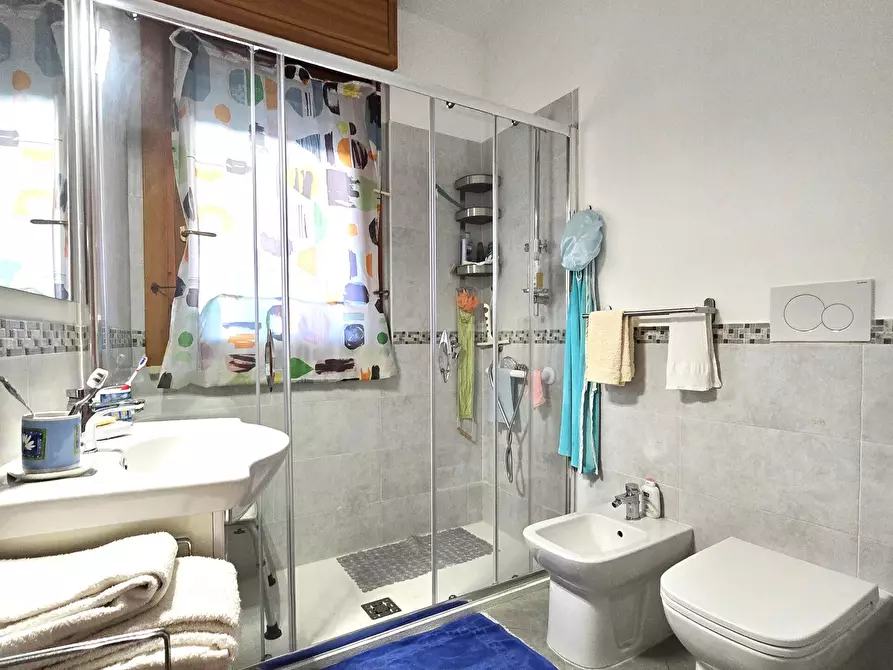 Immagine 23 di Trilocale in vendita  in VIA ROSARIO LIVATINO 3 a Nettuno