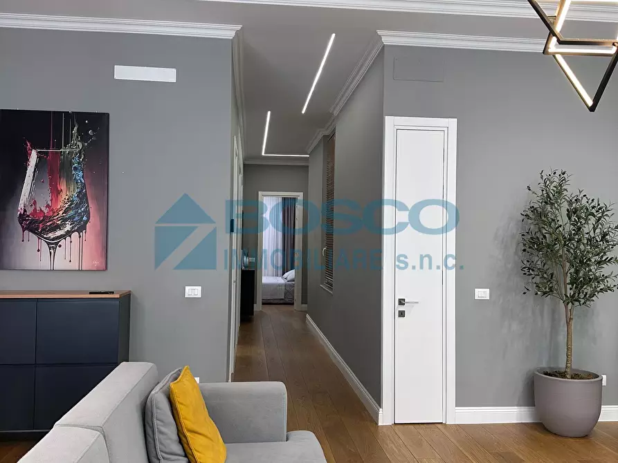 Immagine 14 di Pentalocale in vendita  in Piazza Garibaldi a La Spezia