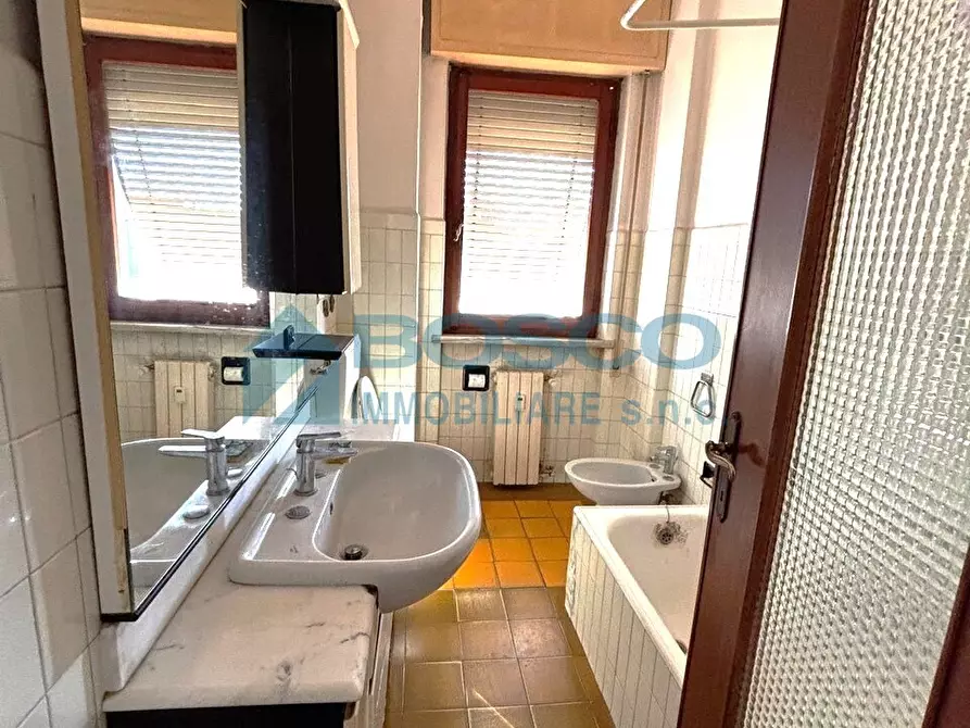 Immagine 14 di Quadrilocale in vendita  in Via Lunense a Carrara