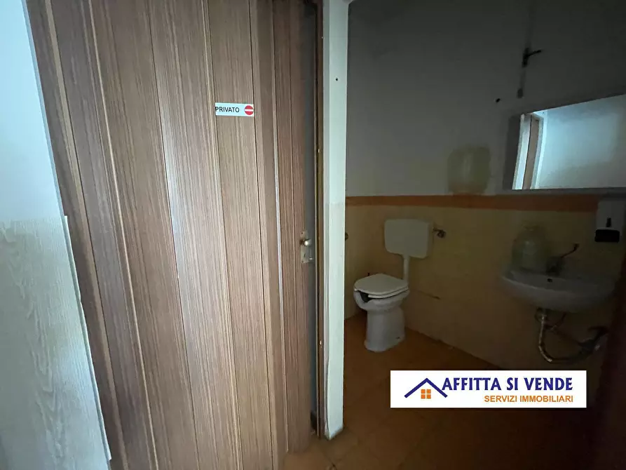 Immagine 18 di Locale commerciale in affitto  in Largo Dicone a Siracusa