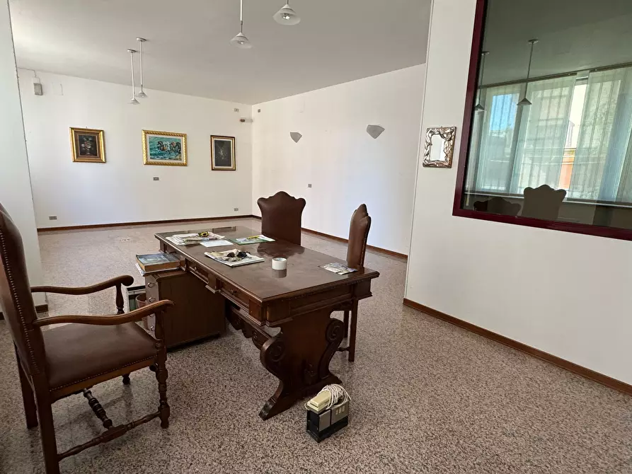 Immagine 12 di Ufficio in affitto  a Pescara