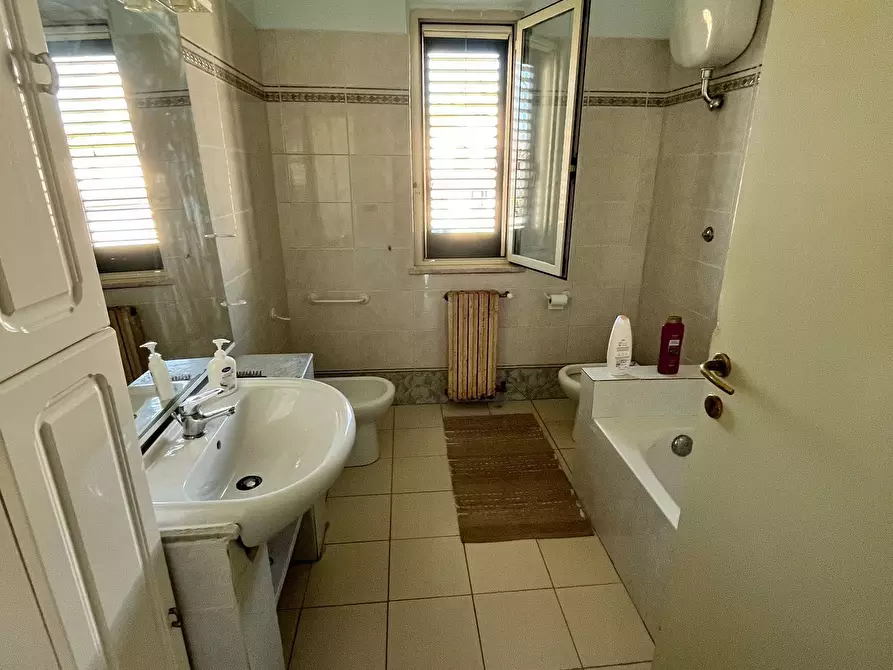 Immagine 24 di Casa trifamiliare in vendita  a Pescara