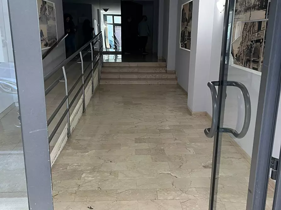 Immagine 14 di Pentalocale in vendita  a Pescara