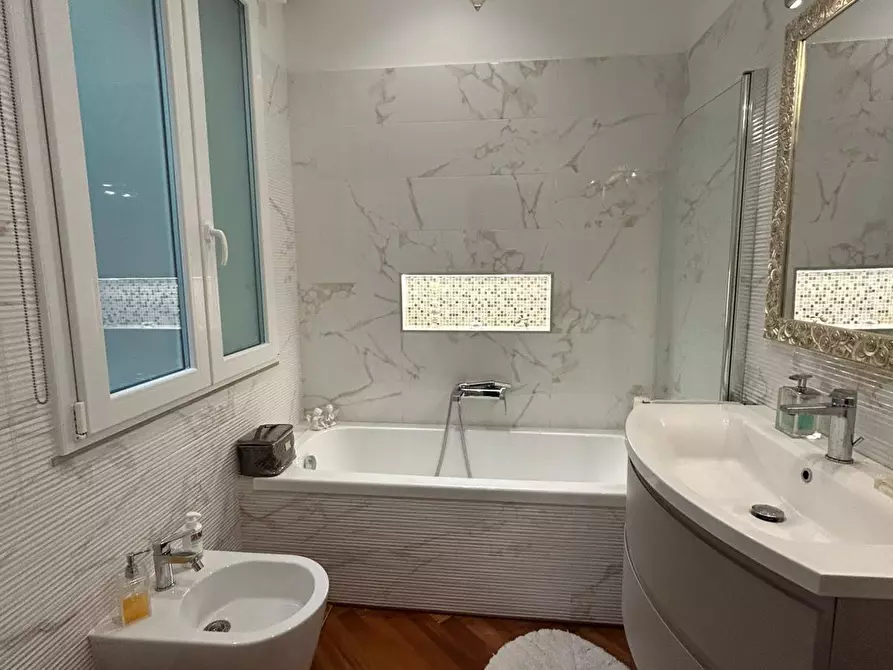 Immagine 14 di Trilocale in vendita  a Pescara