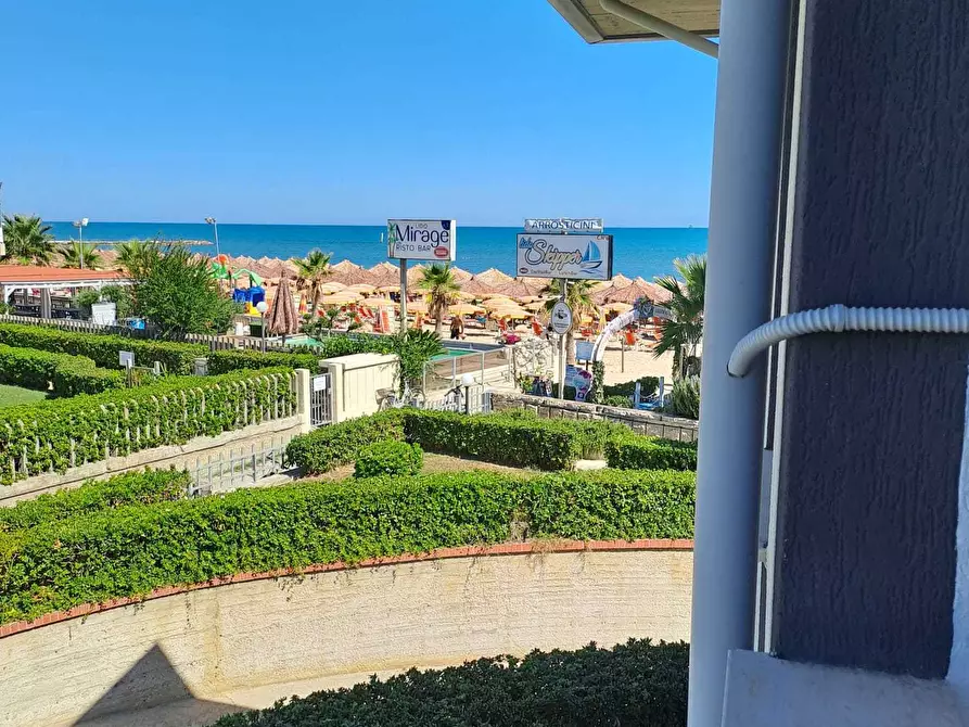 Immagine 9 di Trilocale in vendita  a Silvi