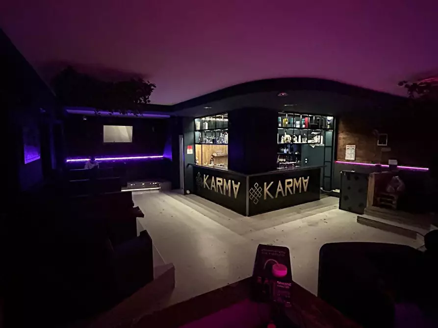 Immagine 1 di Attività commerciale in vendita  a Pescara