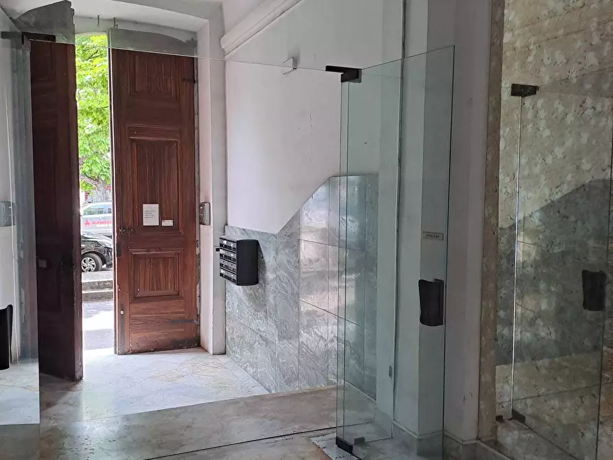 Immagine 3 di Ufficio in vendita  a Pescara