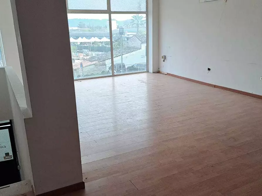 Immagine 3 di Capannone industriale in affitto  a Pescara