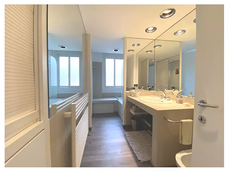 Immagine 8 di Bilocale in vendita  a Rapallo