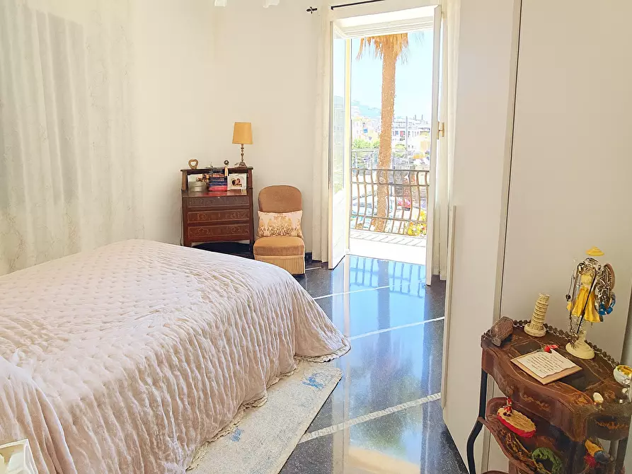 Immagine 8 di Quadrilocale in vendita  a Rapallo