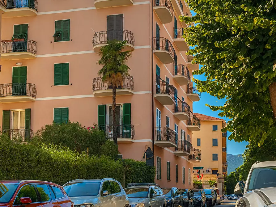 Immagine 3 di Quadrilocale in vendita  a Rapallo