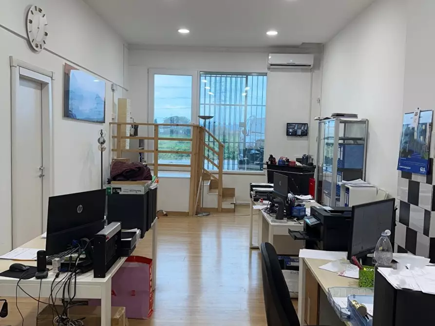 Immagine 10 di Attività artigianale in vendita  a Capena