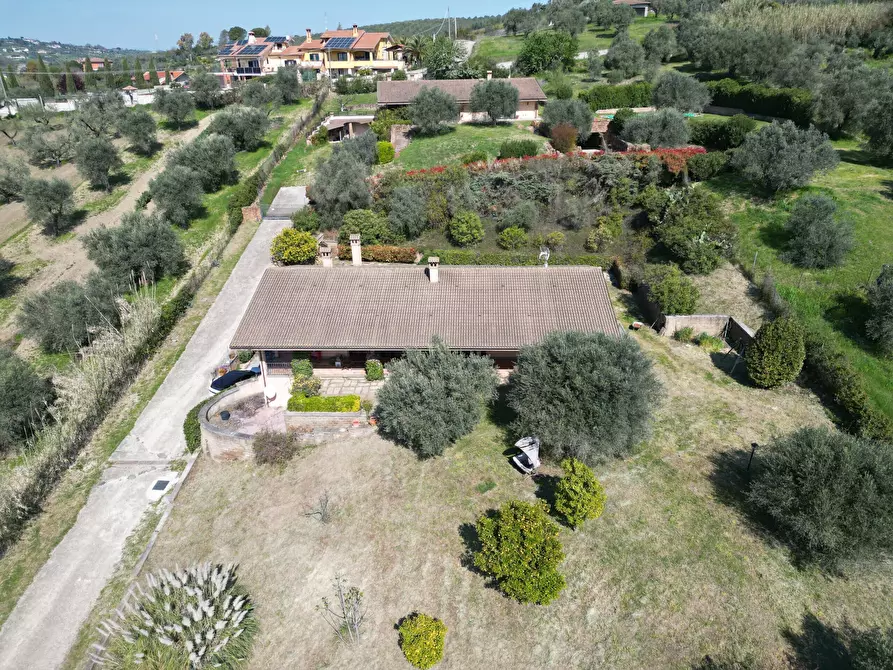 Immagine 1 di Villa in vendita  a Fiano Romano