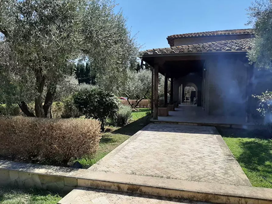 Immagine 13 di Palazzo in vendita  in Via Prato della Corte 12 a Fiano Romano