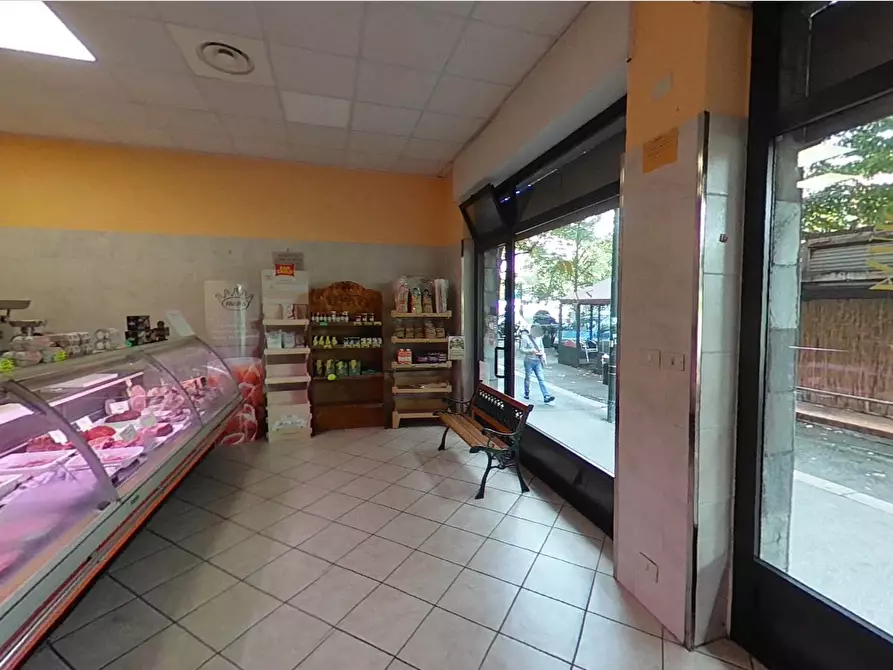 Immagine 4 di Locale commerciale in vendita  in via vigliani 198 a Torino
