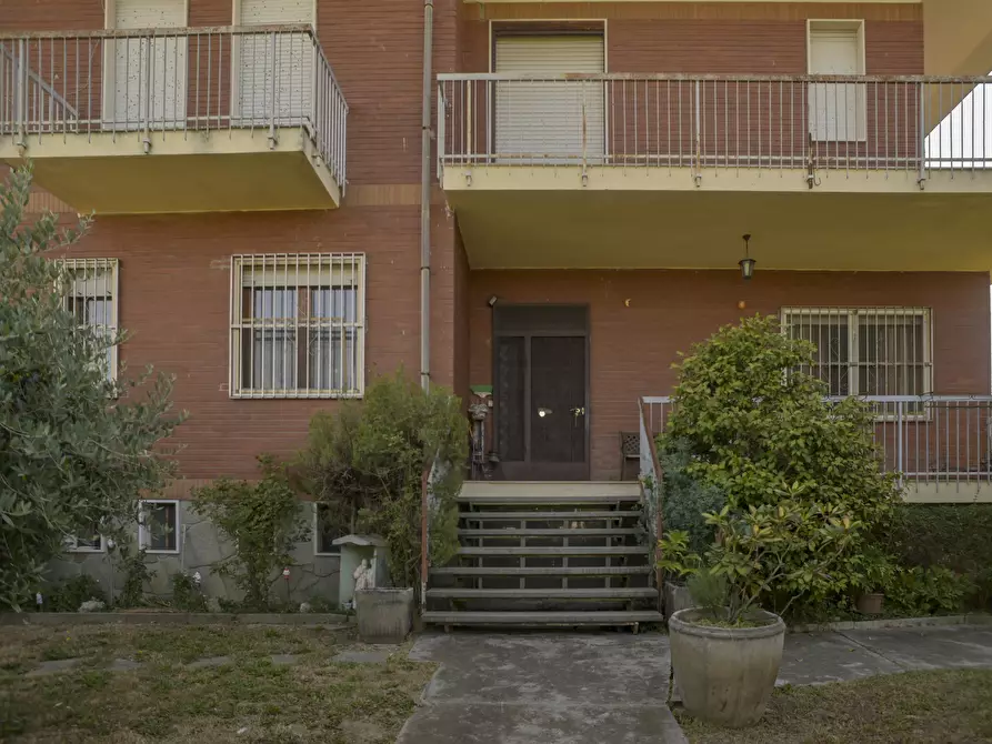 Immagine 10 di Casa bifamiliare in vendita  in Via Settimo 80 a Leini