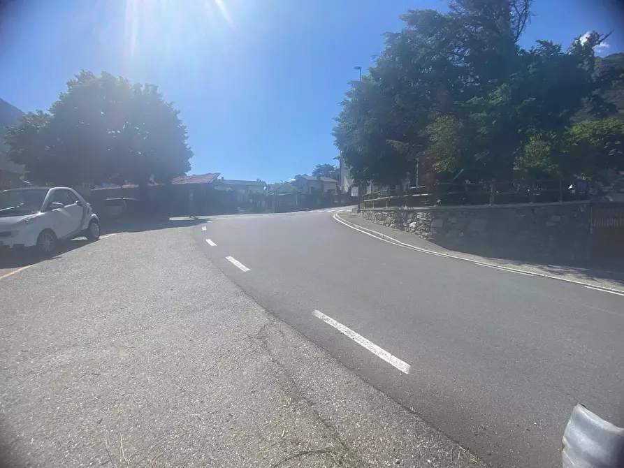 Immagine 2 di Garage in vendita  in via Tornafol a Chatillon