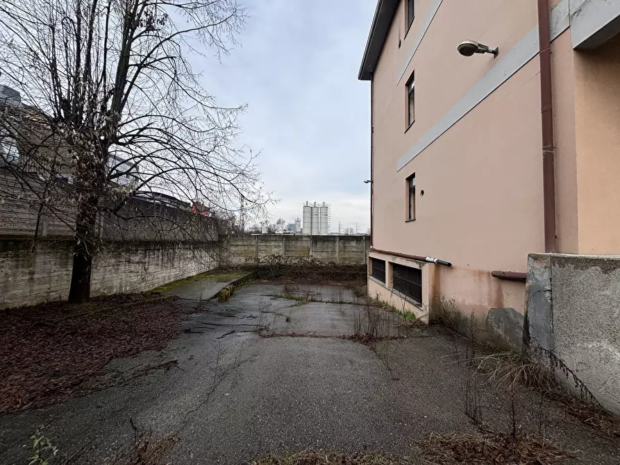 Immagine 9 di Attività artigianale in vendita  in Strada dell'Arrivore 25 a Torino