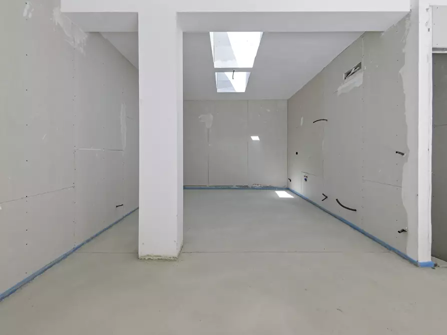 Immagine 10 di Loft/Open space in vendita  in Via Ugo Foscolo 6 a Torino