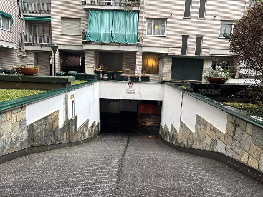 Immagine 9 di Garage in affitto  in CORSO MONTECUCCO 85 a Torino