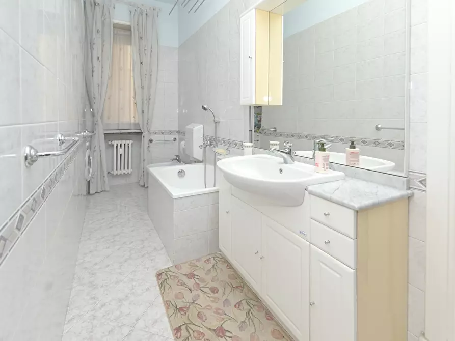 Immagine 25 di Quadrilocale in vendita  in Corso Peschiera 349 a Torino