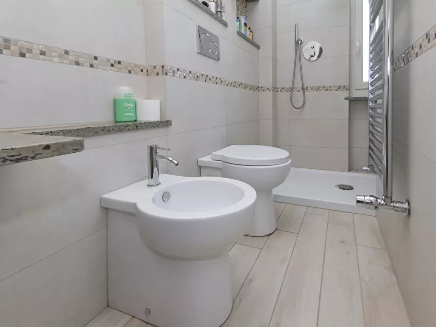 Immagine 51 di Quadrilocale in vendita  in via trecate 15 a Torino