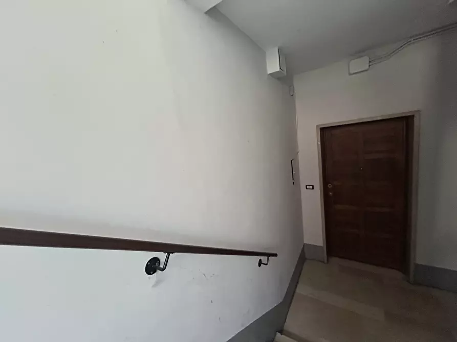 Immagine 19 di Locale commerciale in affitto  in Via Pietrino Belli 65 a Torino