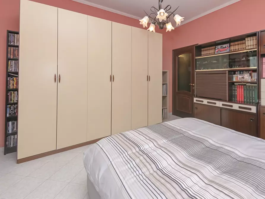 Immagine 38 di Bilocale in vendita  in Via Monginevro 220 a Torino