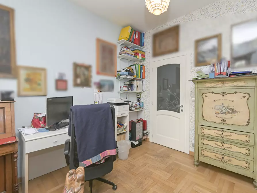 Immagine 12 di Pentalocale in vendita  in Via Trana a Torino