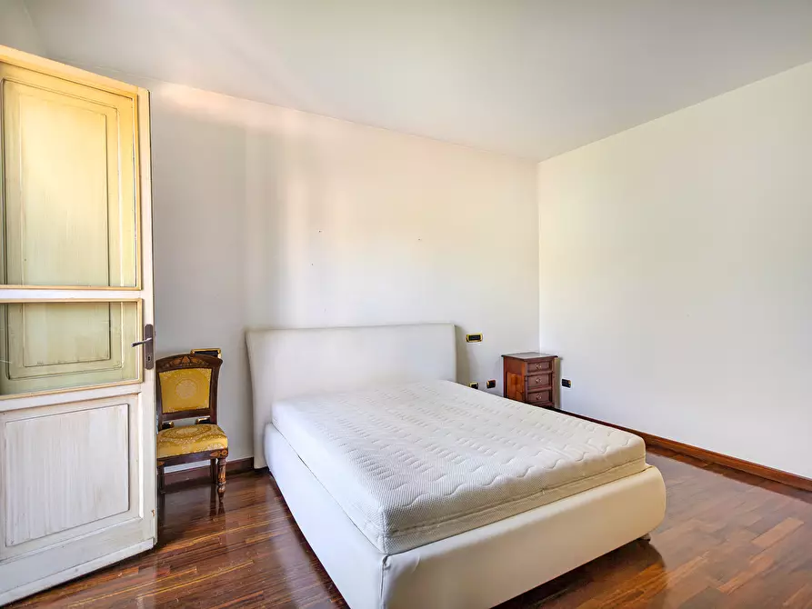 Immagine 26 di Villa in vendita  a Pisa