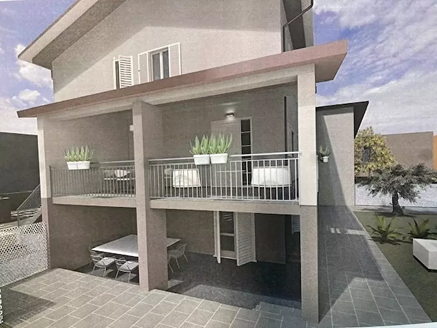 Immagine 6 di Villa in vendita  a Cascina