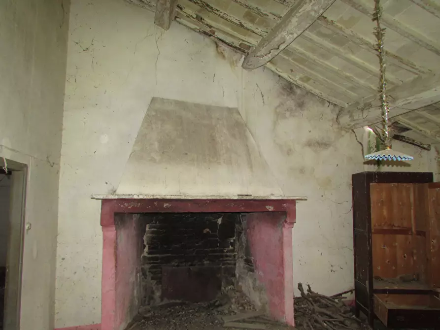 Immagine 22 di Rustico / casale in vendita  a Todi