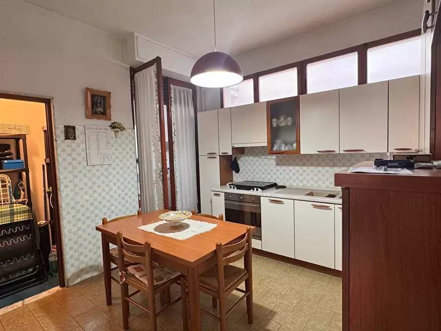 Immagine 8 di Quadrilocale in vendita  in Via Padre Manghisi 36 a Monopoli