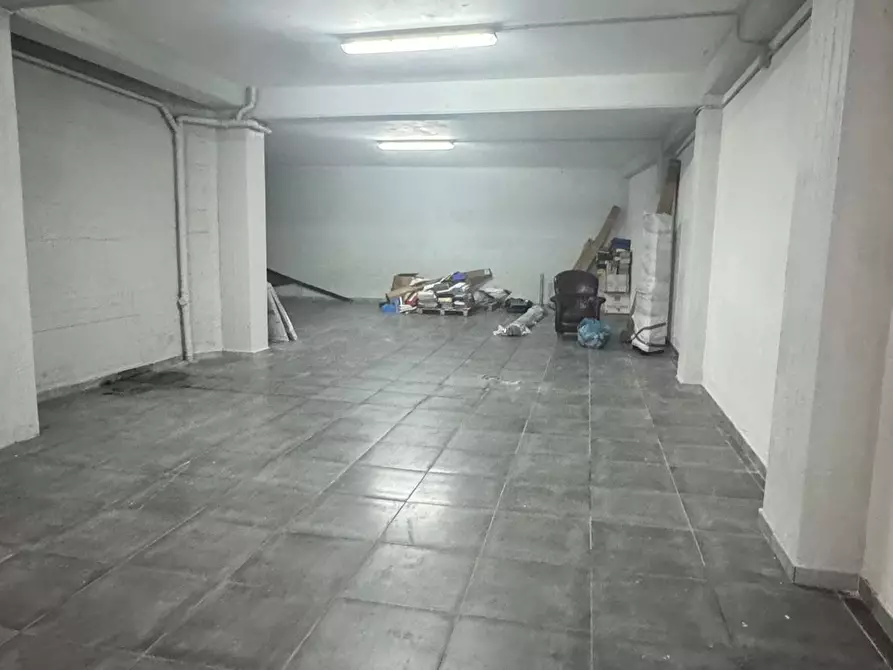 Immagine 1 di Garage in vendita  in via vittorio veneto a Monopoli
