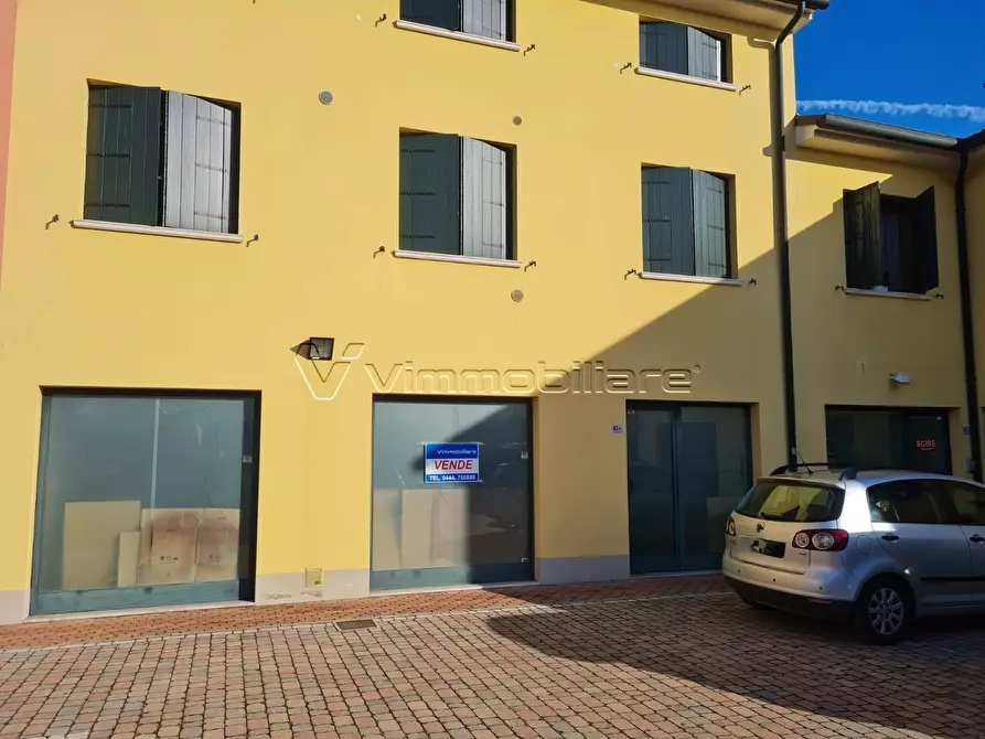 Immagine 3 di Locale commerciale in vendita  in VIA C. PORTA 82 a Noventa Vicentina